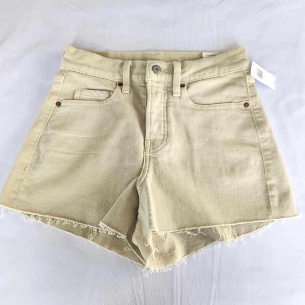 Old Navy NWT cream shorts size 0